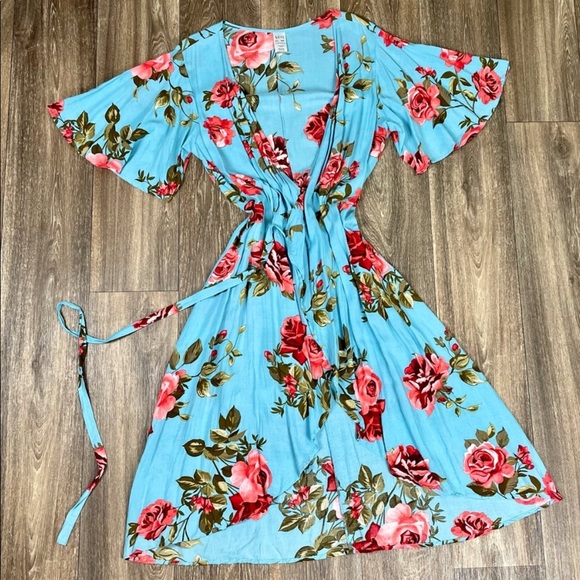 Dresses & Skirts - 💠Wrap Cover-up Dress Rose Garden Print